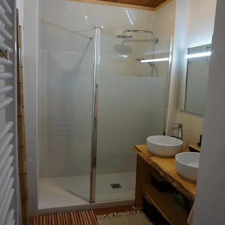 Duplex Spacieux Et Ensoleille Avec Vue Sur Les Montagnes