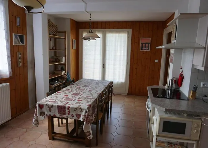 Duplex Spacieux Et Ensoleille Avec Vue Sur Les Montagnes Διαμέρισμα