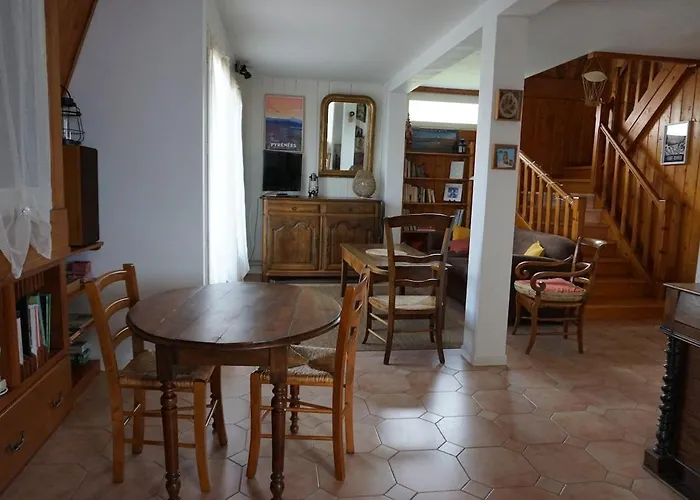 Duplex Spacieux Et Ensoleille Avec Vue Sur Les Montagnes Διαμέρισμα *